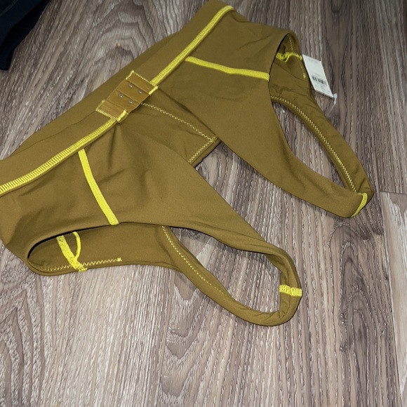 Aerie thick sport bra (leggings posted in closet - Picture 4 of 5